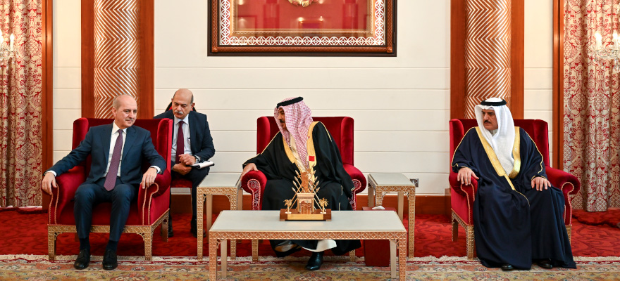 TBMM BAŞKANI KURTULMUŞ, BAHREYN KRALI AL KHALİFA İLE GÖRÜŞTÜ TBMM