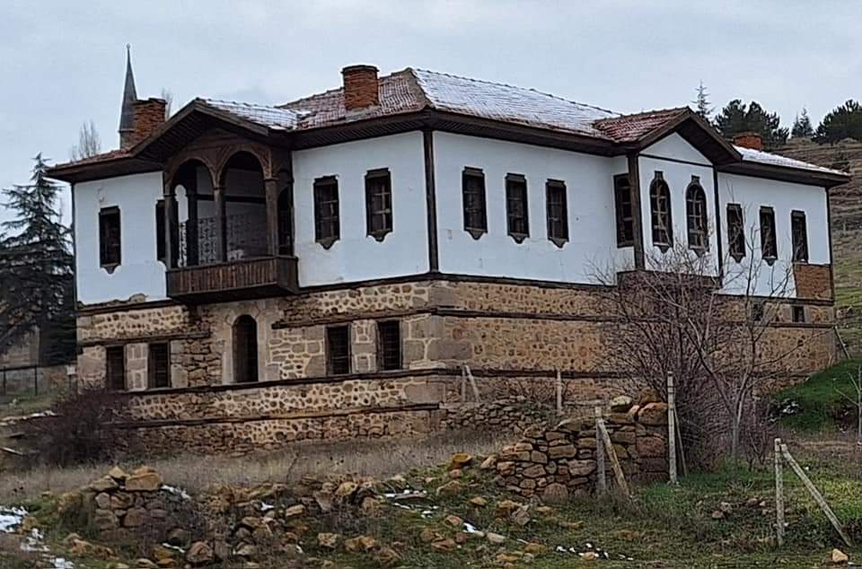 Kırıkkale’nin Balışeyh ilçesine bağlı Bey Obası köyündeki Bey Konakları içler