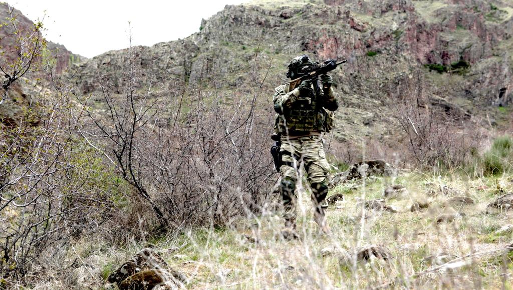 Milli Savunma Bakanlığı, Irak’ın kuzeyindeki Pençe Operasyonu kapsamında; 3 PKK’lı
