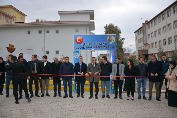Şırnak’ta trafikte güvendeyim projesi Şırnak’ta trafikte güvendeyim projesi Silopi Genç Girişimciler Derneği’nin İçişleri Bakanlığı
