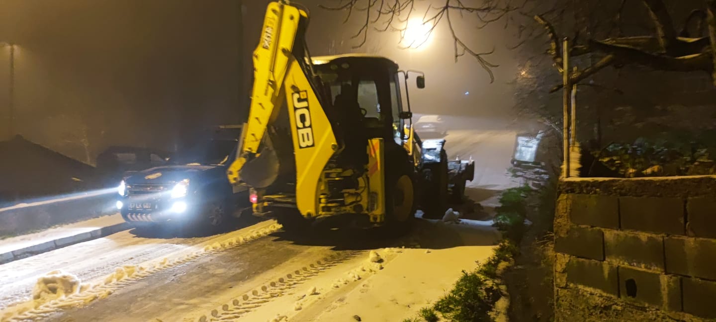 Kdz. Ereğli Belediyesi, kentin yüksek rakımlı yerlerinde başlayan kar yağışı