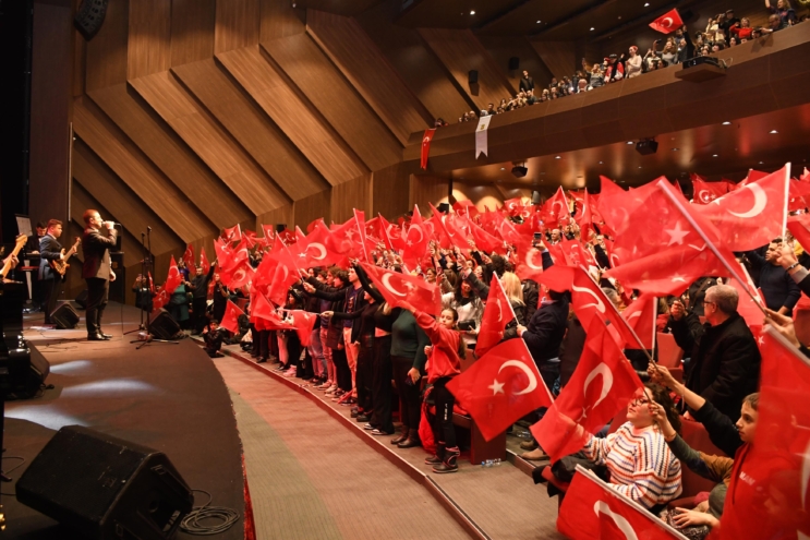 Balıkesir’de MOD10 ilk konserini verdi Balıkesir’de MOD10 ilk konserini verdi BALIKESİR – BHA Başkan Yücel