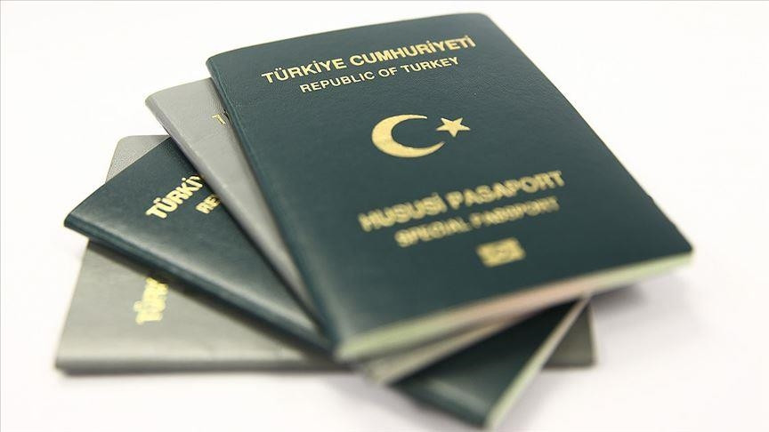 Gazetecilere yeşil pasaport meclis’e sunuldu MHP Kayseri Milletvekili ve Genel Başkan Yardımcısı İsmail Özdemir, gazetecilere