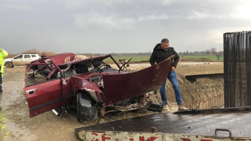 Aydın’ın Bozdoğan İlçesi’nde meydana gelen trafik kazasında 3 kişi hayatını