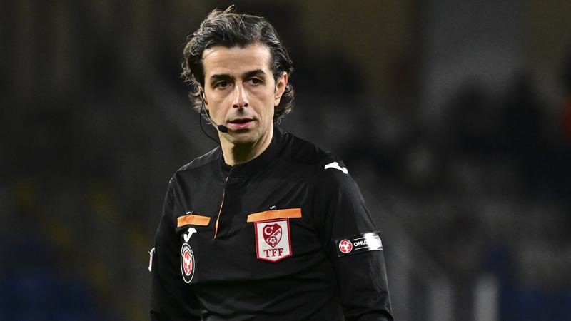 Mete Kalkavan Hakemliği bıraktı Türkiye Futbol Federasyonundan açıklama geldi. Mete Kalkavan Hakemliği bıraktı. 3