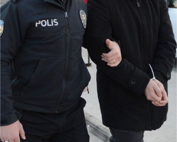 Samsun’da birçok suçtan aranan ve yakalanma kararı bulunan dolandırıcı etkisiz