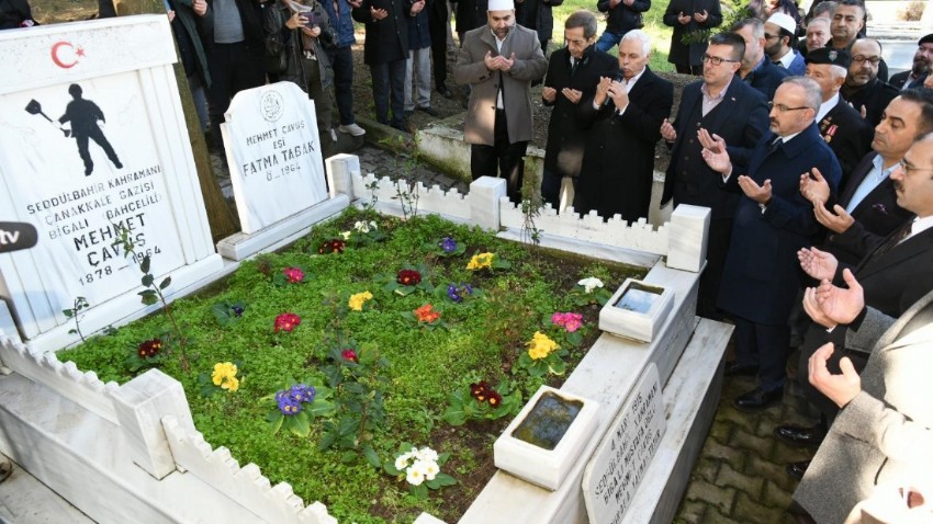 Mehmetçik’in isim babası dualarla anıldı Mehmetçiğin isim babası Seddülbahir Kahramanı Bigalı Mehmet Çavuş vefatının