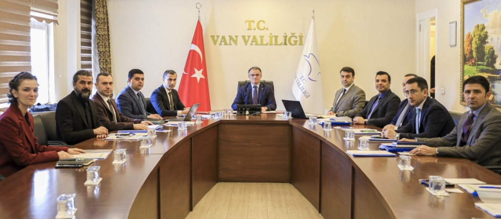Van Valisi Ozan Balcı, vali yardımcıları ve kaymakamlarla toplantı yaptı.
