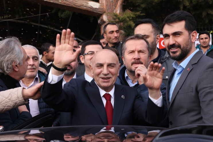 Ankara Büyükşehir Belediye Başkan Adayı Turgut Altınok Altındağ’da vatandaşlarla buluştu.
