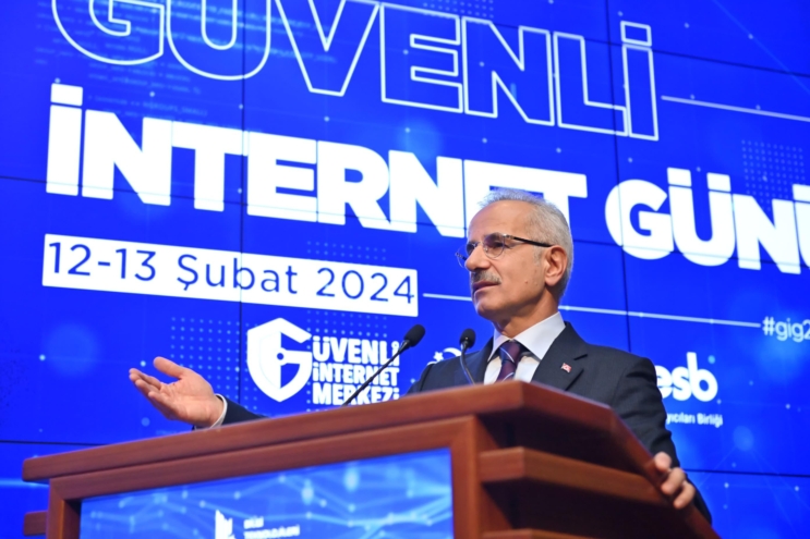 Başlıklar1 Uraloğlu: Dijital koruma ve güvenlik uygulamalarıyla dijital alemin kötülüklerinden