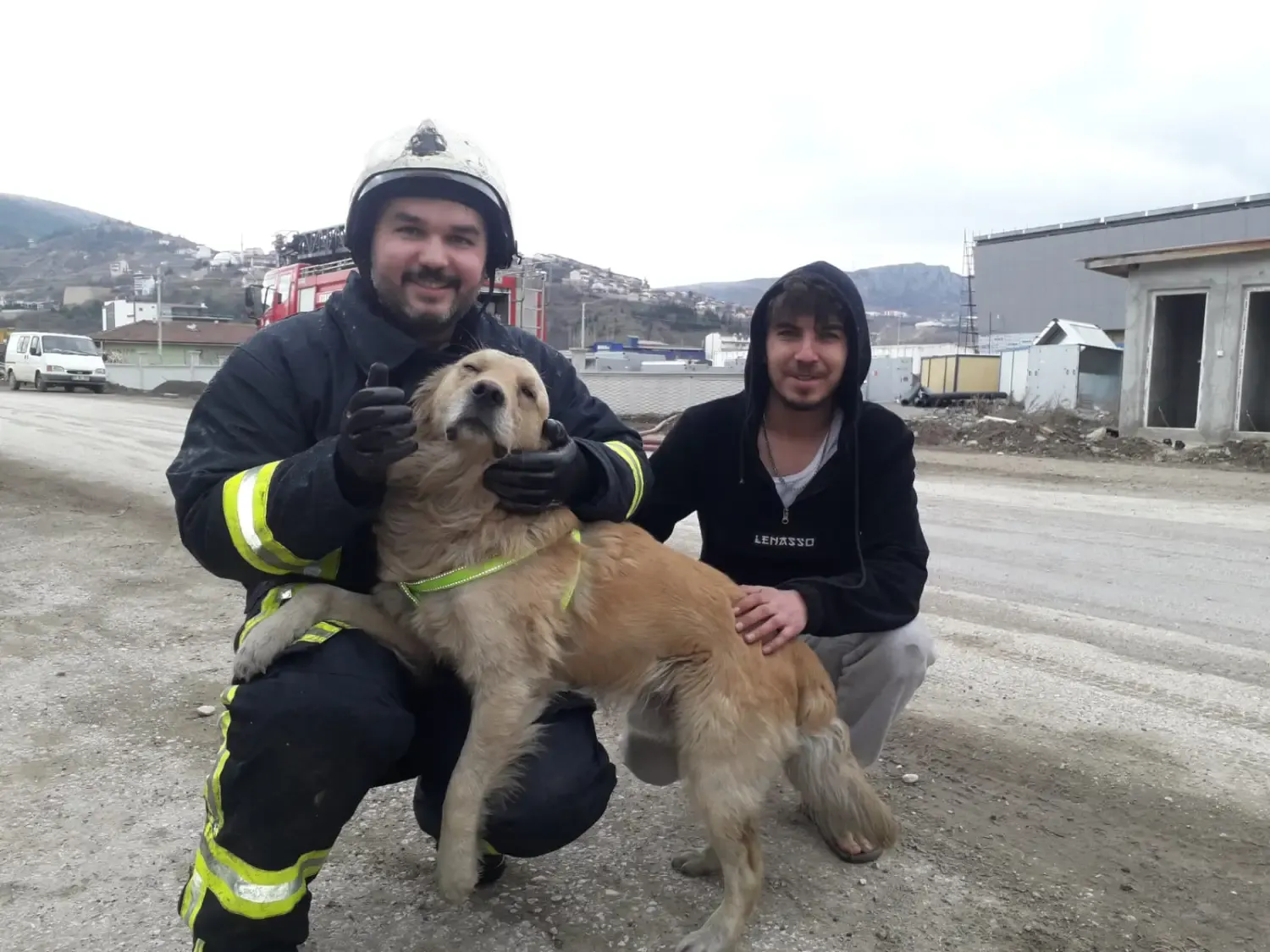Tokat’ta golden cinsi köpeğin, itfaiye ekipleri tarafından yangından kurtarılmasının ardından