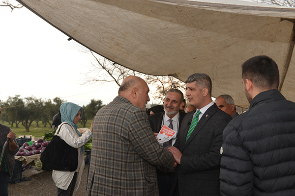 Seçim çalışmalarını ara vermeden