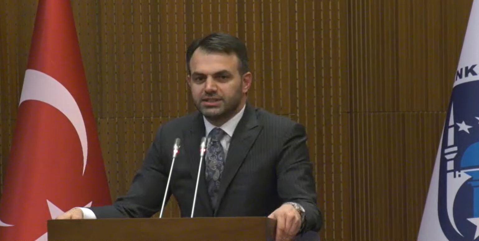 ABB bu dönem yanlışla, imar yolsuzluğu ile anılmadı Ankara Büyükşehir Belediyesi Meclis Üyesi Mümin Altunışık, “Bu Meclis yanlışla,