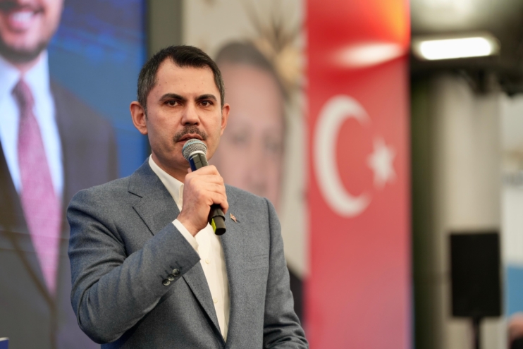 İstanbul’da 600 bin acil dönüştürülmesi gereken 1 paket milyonluk konut var İstanbul Büyükşehir Belediye Başkanı Murat Kurum, ” Beş yıl boyunca