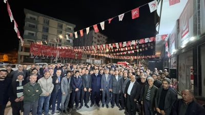 Kadıoğlu Çiftliği Mahallesine ziyaretinde büyük bir coşkuyla karşılanan Yeniden Refah