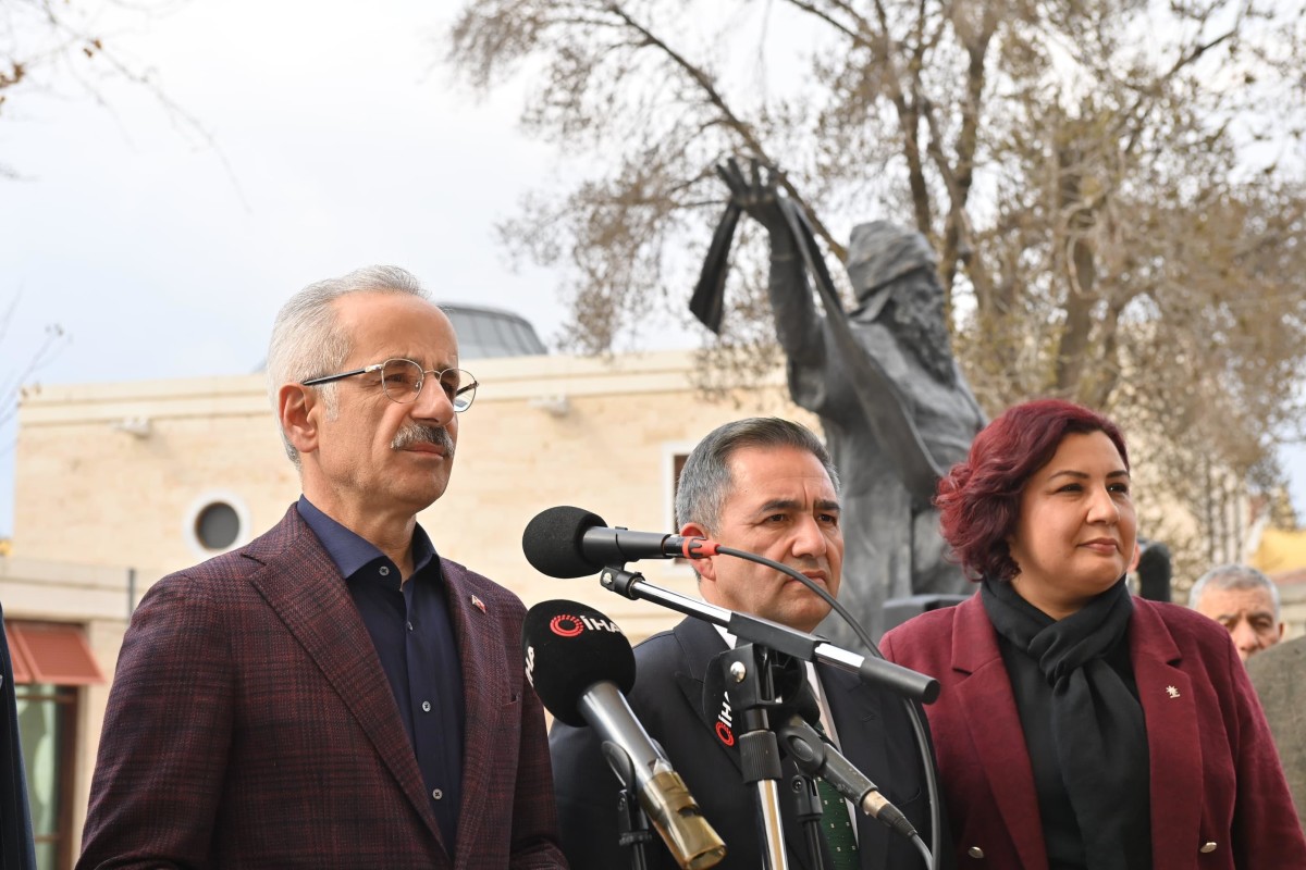 Kırşehir’i Kapadokya’ya bağlıyoruz Ulaştırma ve Altyapı Bakanı Abdulkadir Uraloğlu, bugün