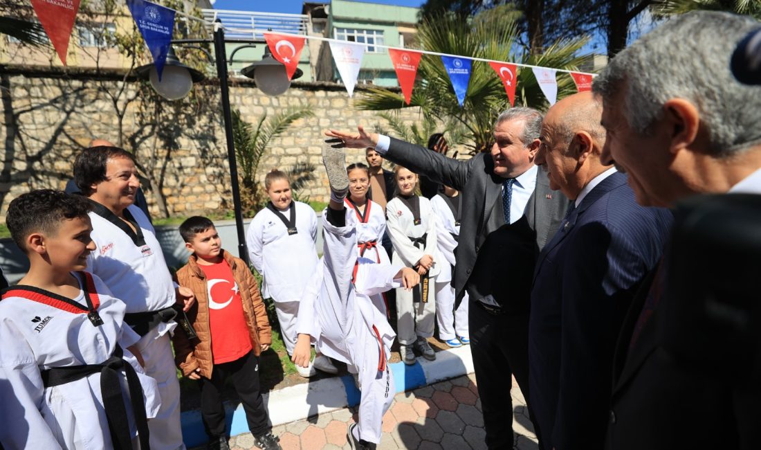 Bakan’dan Ailelere Çağrı; çocuklarınızı spor ve gençlik tesislerine getirin Bakan’dan Ailelere Çağrı; çocuklarınızı spor ve gençlik tesislerine getirin ANKARA-BHA