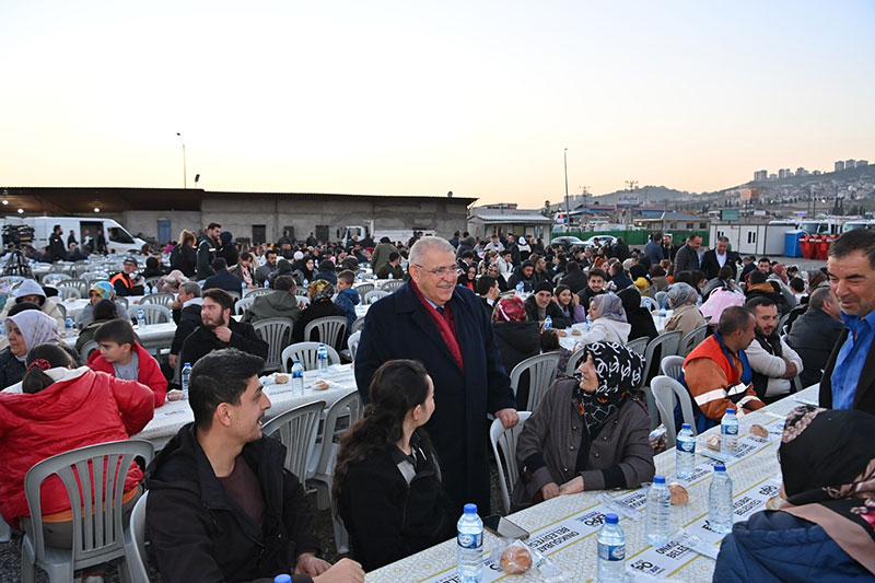 baskan mahcicek personel ve aileleriyle iftar sofrasini paylasti1