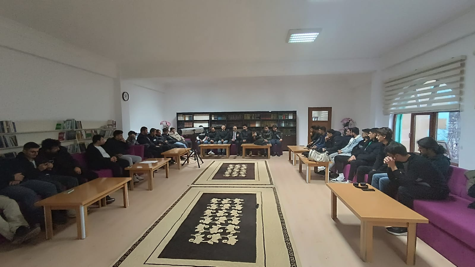 Yozgat Müftüsü, KYK Yurdu öğrencileriyle bir araya geldi 2 genclerle sohbet ve iftar1