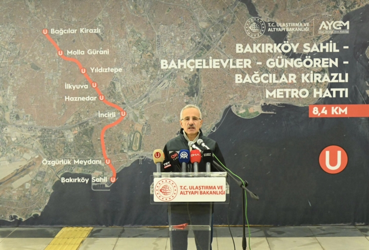 Ulaştırma ve Altyapı Bakanı Abdulkadir Uraloğlu yeni metro hattının açılışı