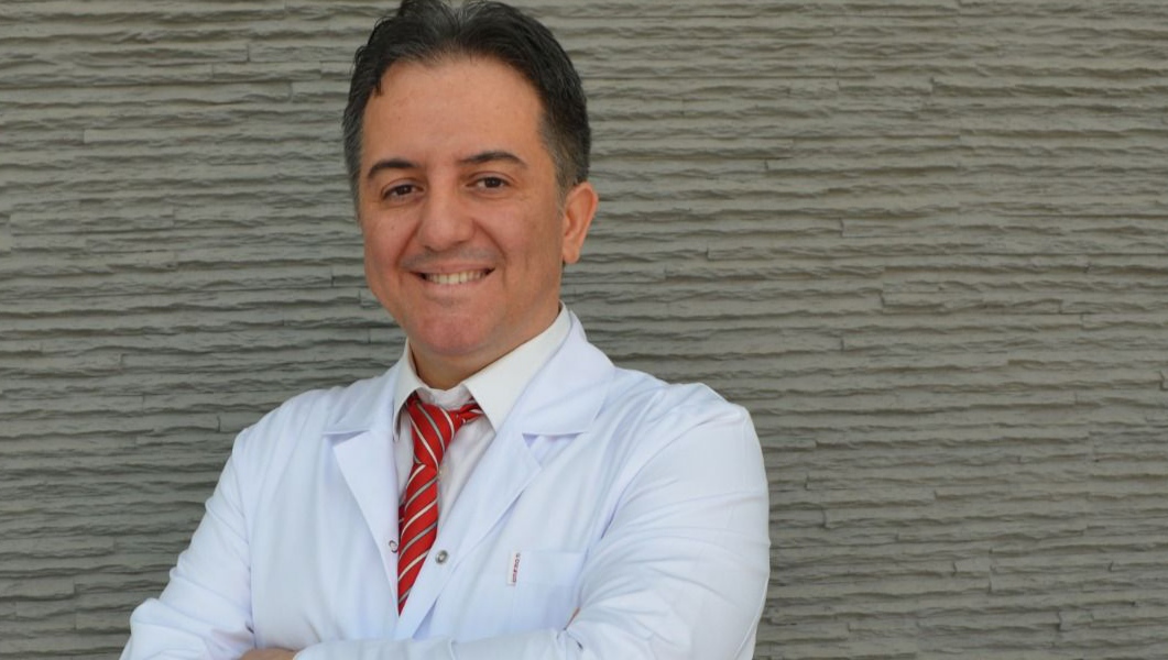 Gastroenteroloji Uzmanı Doç. Dr. Murat İspiroğlu, Özel Sular Akademi Hastanesi’nde