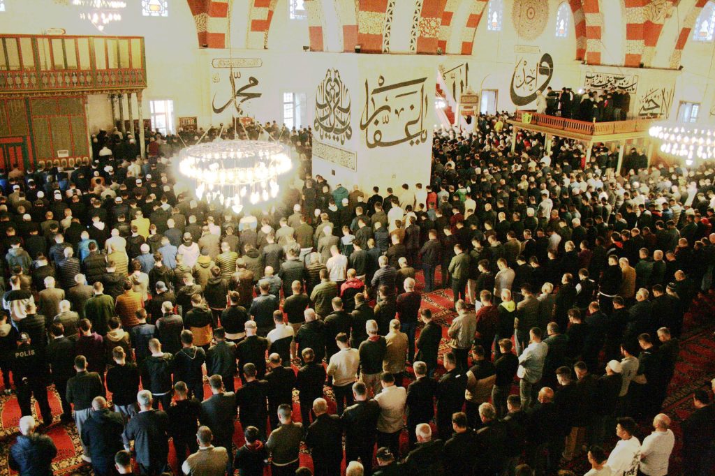 Edirneliler bayram namazında Eski Cami’yi doldurdu 2 WhatsApp Image 2024 04 10 at 09.12.10