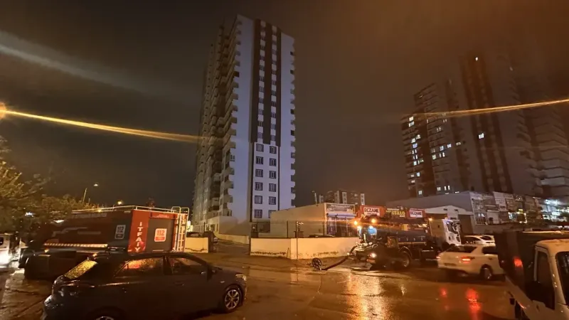 Gaziantep’te bir kişi garajına basan suyu temizlerken elektrik akımına kapılarak