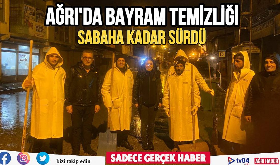 Ağrı Belediyesine bağlı Temizlik İşleri Müdürlüğü ekipleri sabahın ilk ışıklarına