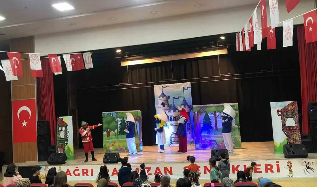 Ağrı’da çocuklar Ramazan şenlikleriyle eğlendi Ağrı’da çocuklar Ramazan ayında düzenlenen “Kumbara Çocuk Şenlikleri”nde gönüllerince eğlendi.
