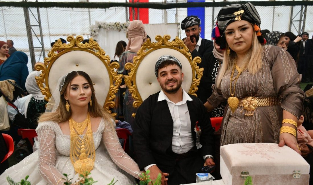 Uludere’de yaşayan Goyan aşiretine mensup Semih ve Jiyan Altürk, 2