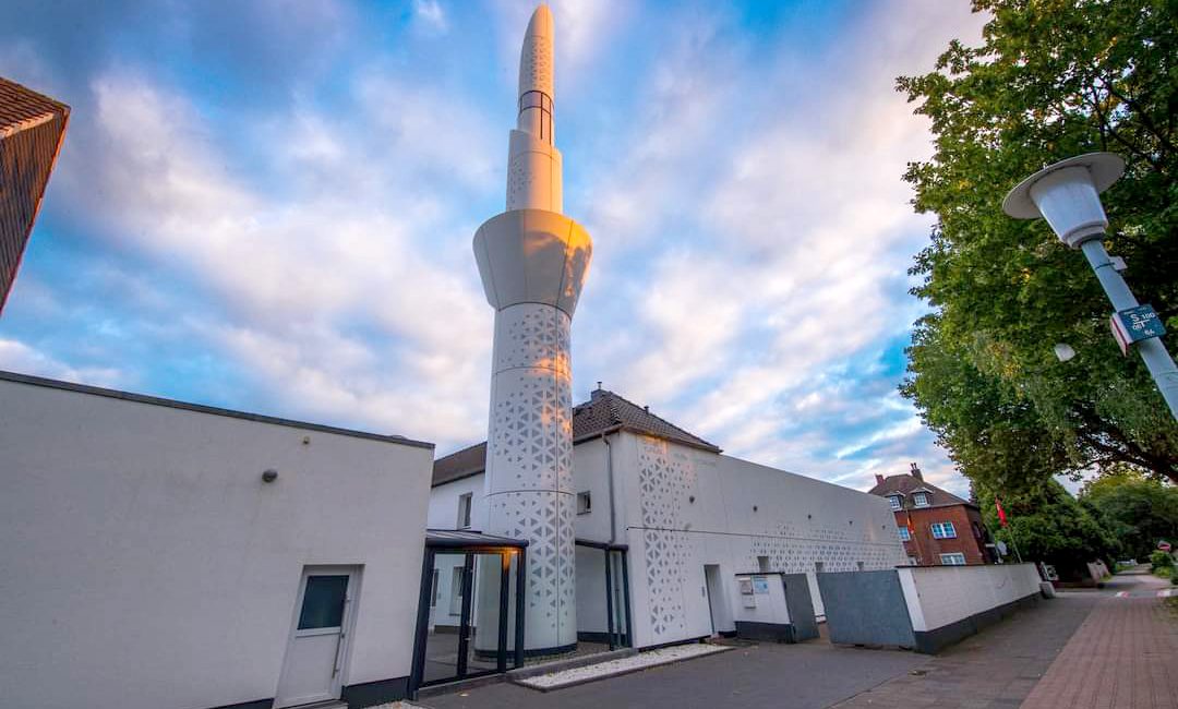Başlıklar1 Krefeld’de artık her cuma dışarıdan ezan okunacak2 5 Mayıs’ta