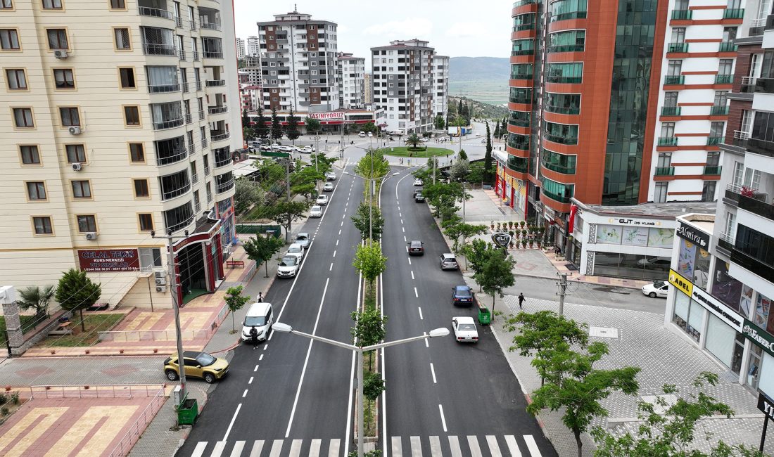 Barbaros Caddesi Yenilenen Yüzüyle Hizmete Sunuldu Yeni Kahramanmaraş’ın imarı ve inşası noktasında tüm alanlarda çalışmalarına yoğun