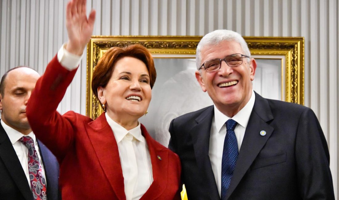 İYİ Parti’de devir teslim töreni İYİ Parti eski Genel Başkanı Meral Akşener görevini yeni Genel