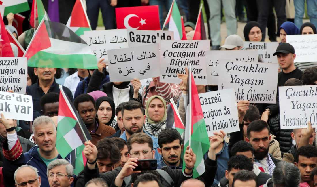 Tokat’ta üniversite öğrencilerinden protesto Tokat’ta üniversite öğrencilerinden protesto Hüseyin Kömür BHA/TOKAT Gaziosmanpaşa Üniversitesi (TOGÜ)