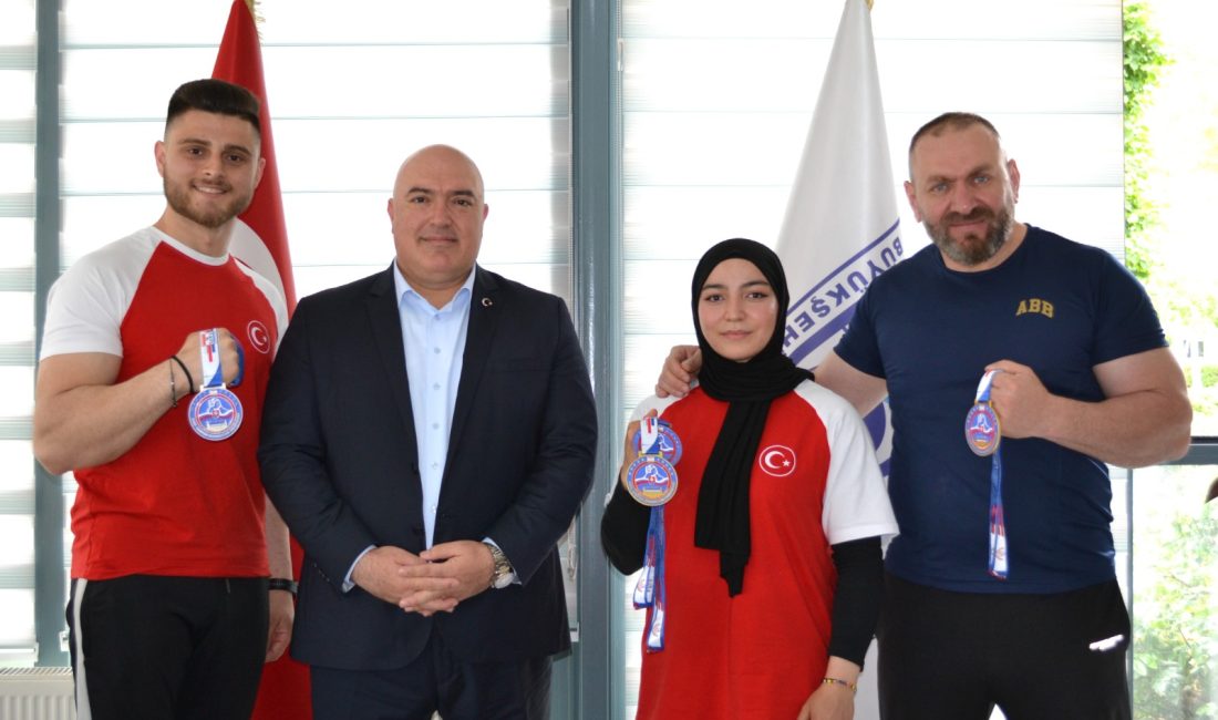 Ankara Büyükşehir Belediyesi Spor Kulübü Avrupa’da 4 madalya kazandı
Slovakya’nın Bratislava şehrinde düzenlenen Avrupa Bilek Güreşi Şampiyonasında