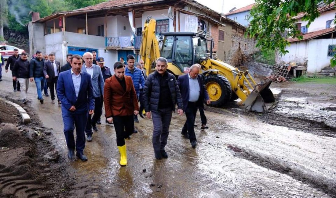 Dereler taştı, tarım arazileri zarar gördü
Yozgat’ın Akdağmadeni ilçesinde etkili olan sağanak ve dolu