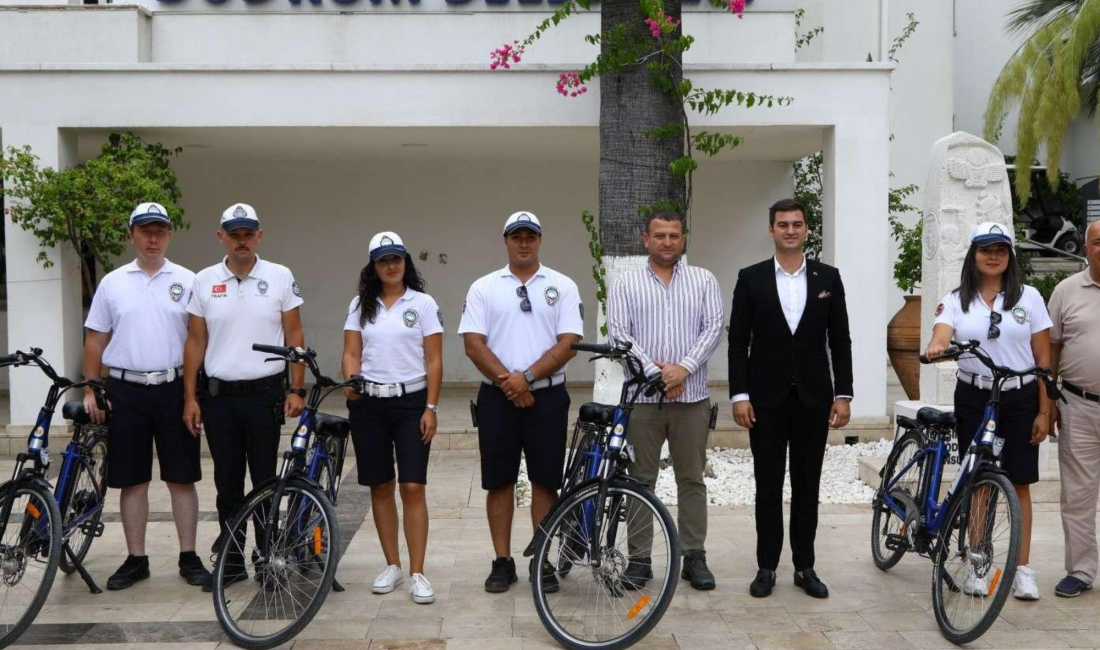 Bodrum Belediyesi Turizm Zabıtaları Görev Başında
Yaz sezonuna bağlı olarak artan nüfus ile birlikte