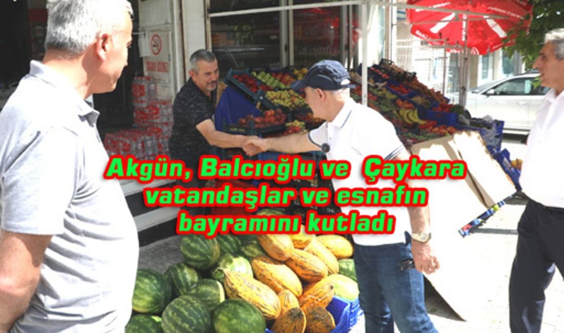 CHP’li Başkanlar bayramı halkla kutluyor İSTYANBUL-BHA Sımsıcak İstanbul günlerinde kutlanan bayramda, bir çok vatandaş ve