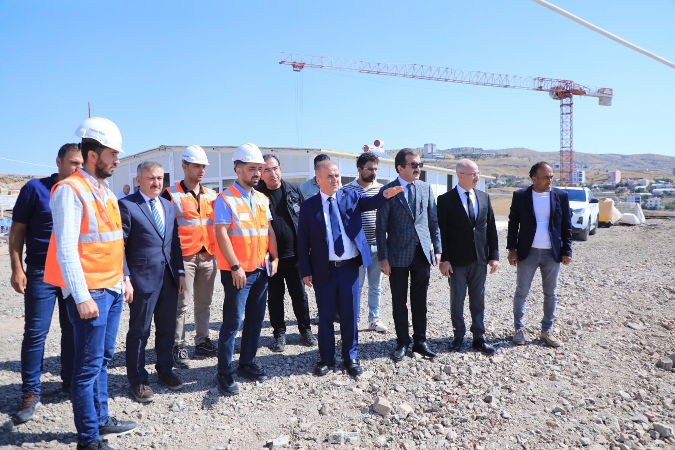 "Deprem konutları için var gücümüzle çalışıyoruz" 4 27072024111408 36756 21055