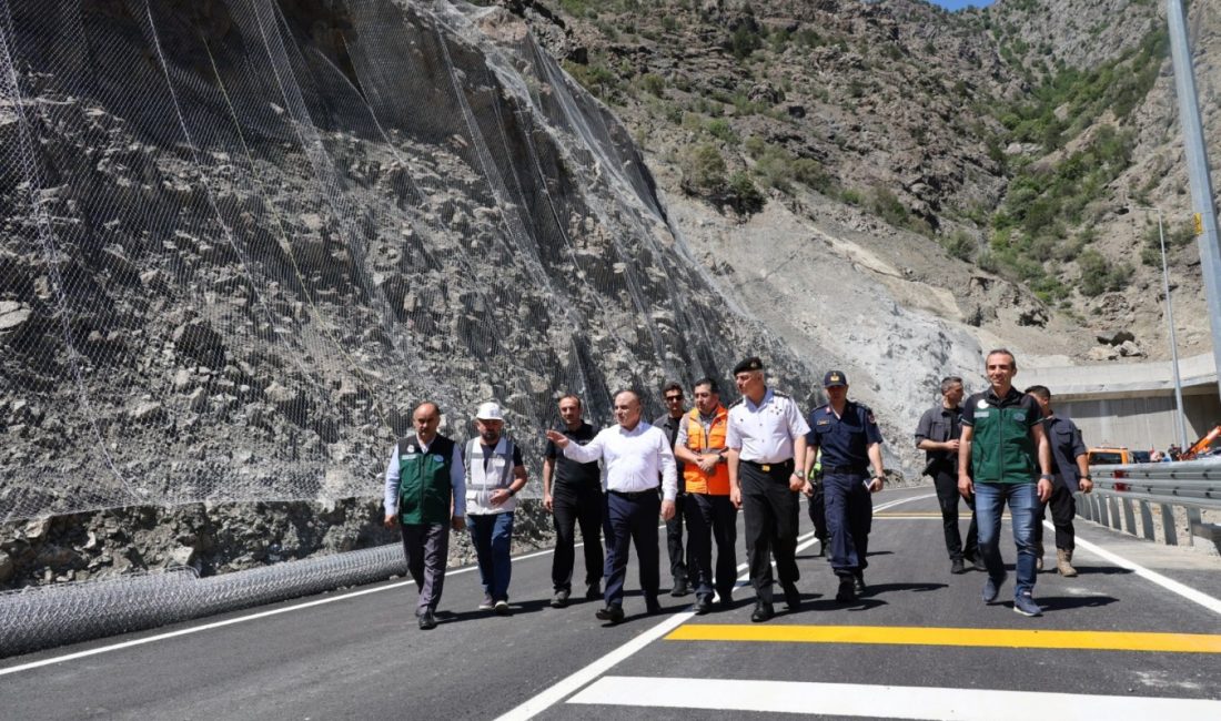 Çökmelerin olduğu Yusufeli T14 Tüneli, trafiğe kapatıldı
Artvin Valisi Cengiz Ünsal, Yusufeli T14 Tüneli’nin trafiğe