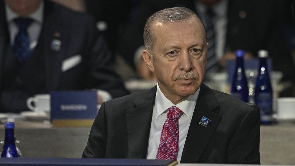 Terör devleti hayali asla gerçekleşmeyecek Erdoğan: Terör devleti hayali asla gerçekleşmeyecek Ankara-BHA Cumhurbaşkanı Erdoğan, NATO