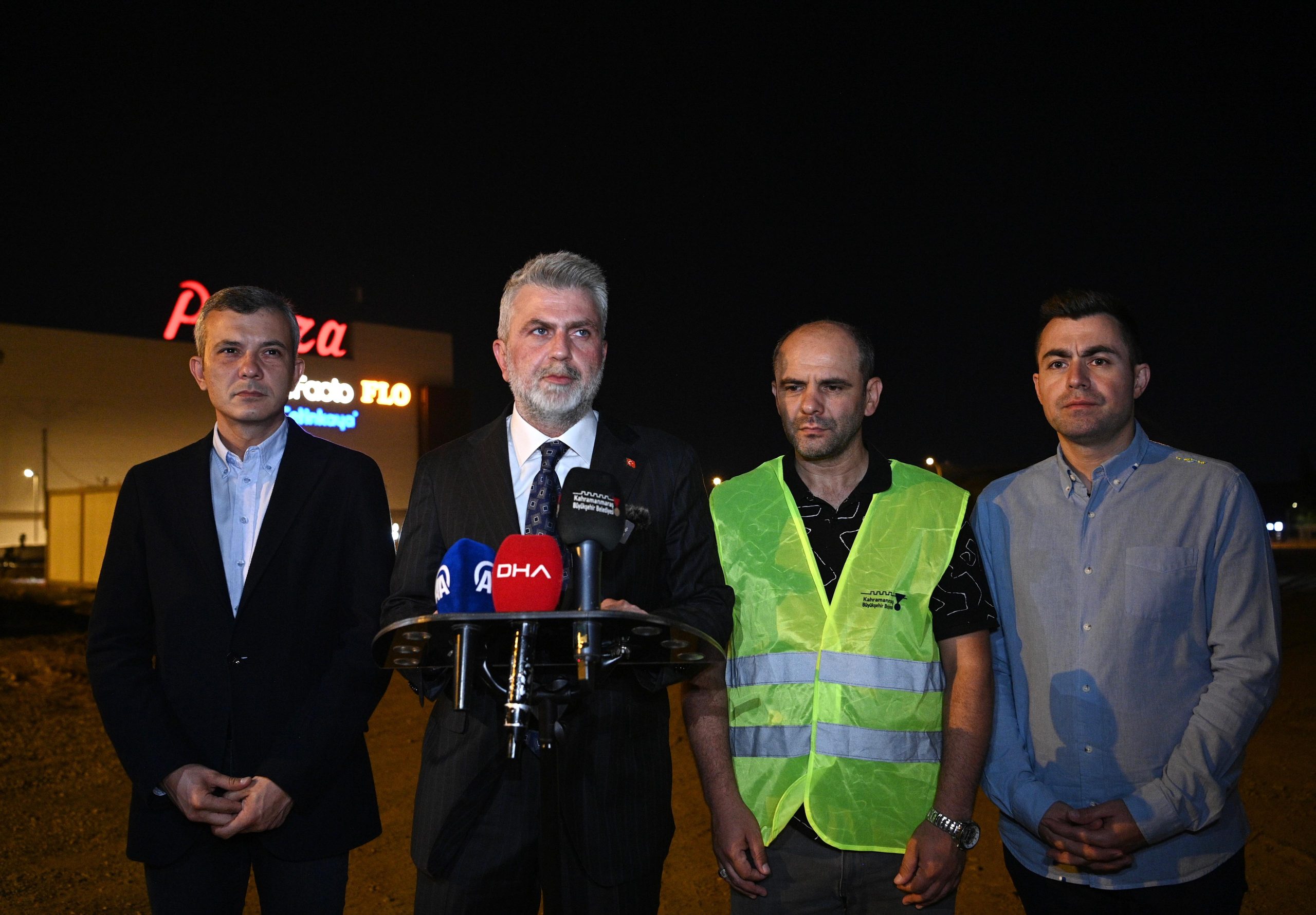 Başkan Görgel: “Rezerv Alanda Kalan İş Yerleri İçin Geçici Çarşı İnşa Ediyoruz 2 Gecici Carsi 2 scaled