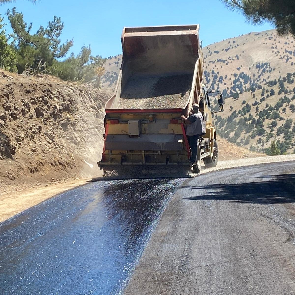 Maksutlu ve Bertiz’in Yeni Güzergâhında Çalışmalar Sürüyor