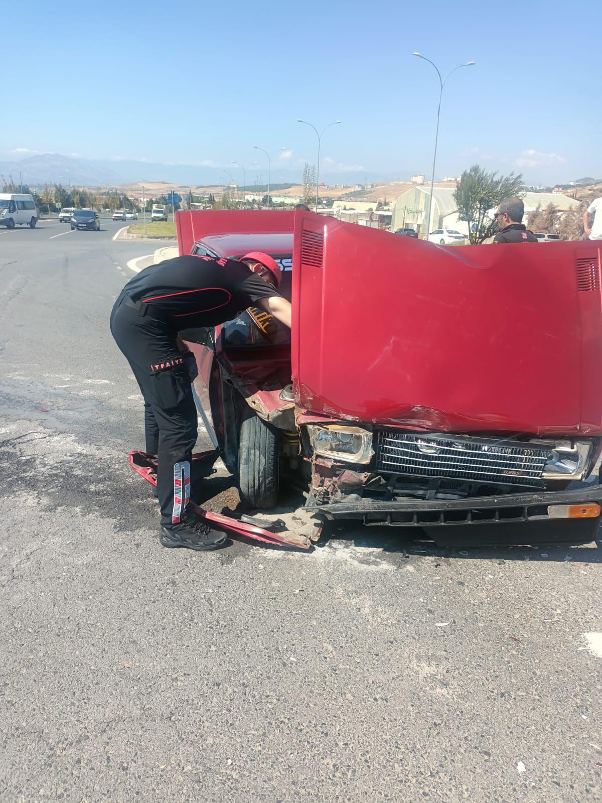 Kahramanmaraş’ta iki otomobil çarpıştı: 2 yaralı 1 IMG WA