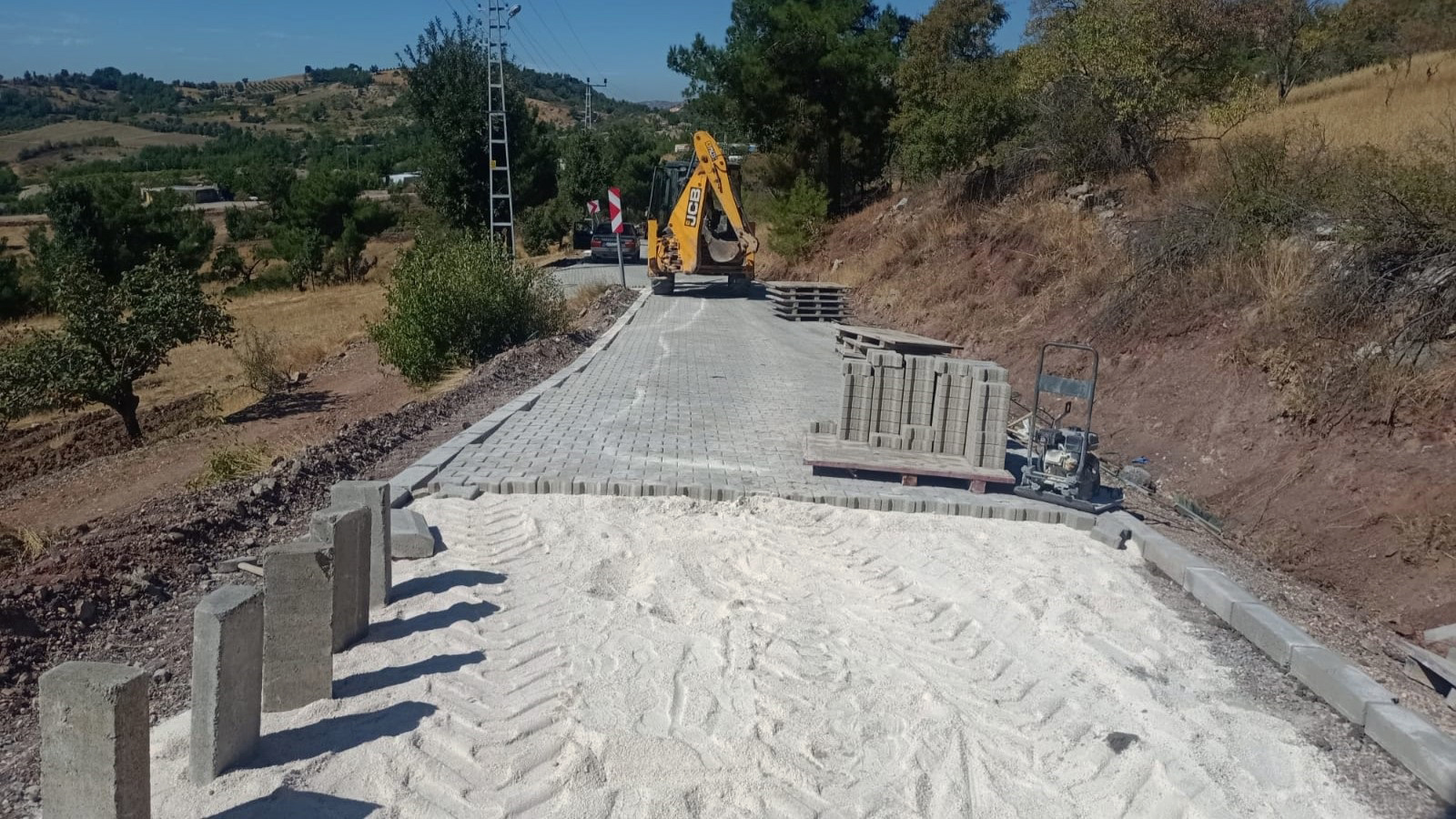 Büyükşehir, Pazarcık Kırsalında da Ulaşım Yatırımlarını Kesintisiz Sürdürüyor