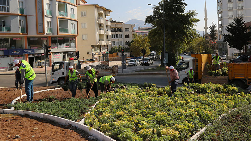 Büyükşehir Belediyesi, şehrin çehresini güzelleştirmek ve vatandaşlara daha modern yaşam