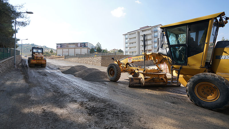 Büyükşehir, Türkoğlu’nda Caddeleri Yeniliyor