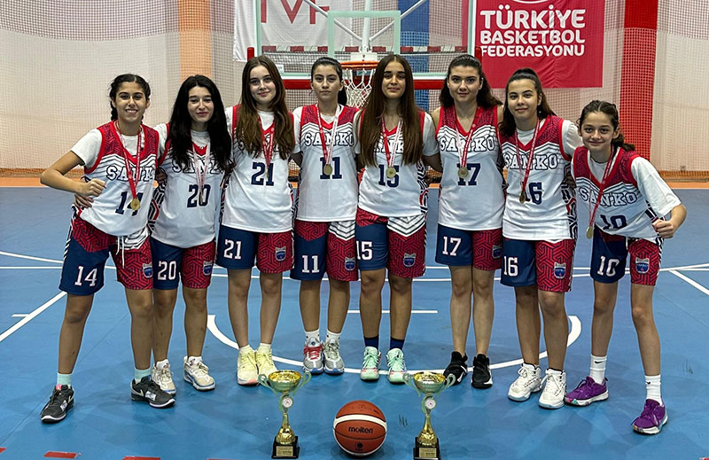 SANKO OKULLARI BASKETBOLDA İL ŞAMPİYONU OLDU