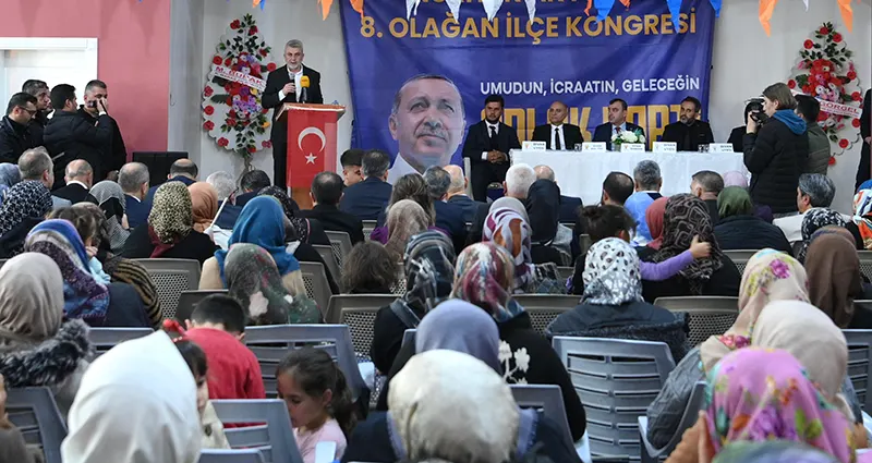 Kongrede konuşan Büyükşehir Belediye