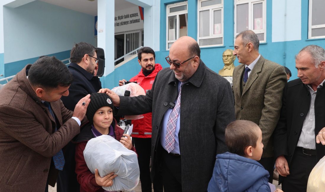 Törende konuşma yapan Dulkadiroğlu